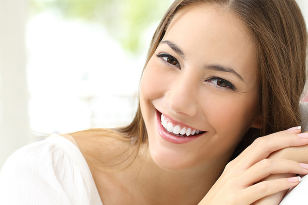 foods that whiten your teeth and improve oral health